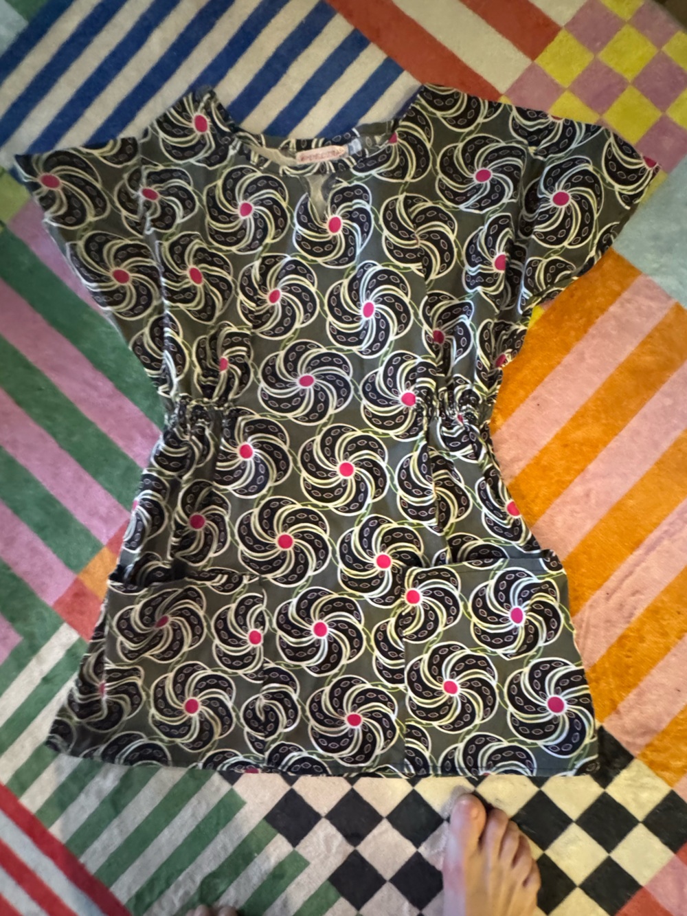 dELiA*s Black and Pink Swirl Print scrub top